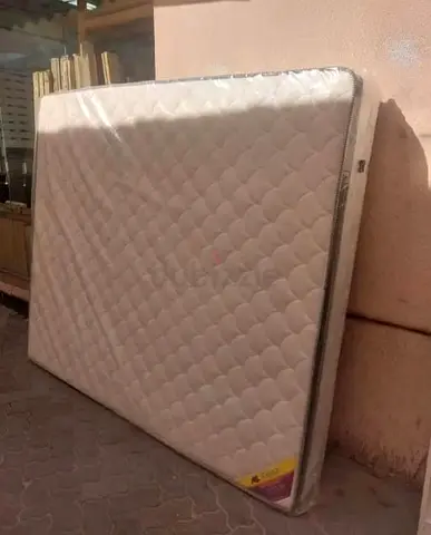 180x200cm King size mattress.  All times delivery available