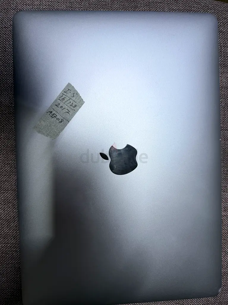 MacBook Pro Keyboard in Excellent Condition65073398568835112