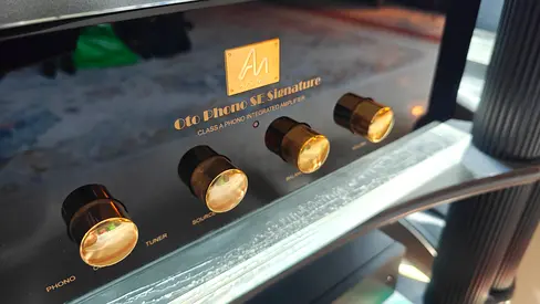 Audio Note OTO SE Signature amplifier