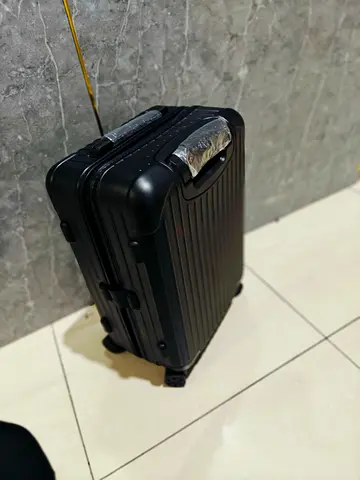 Suitcase essential rimowa