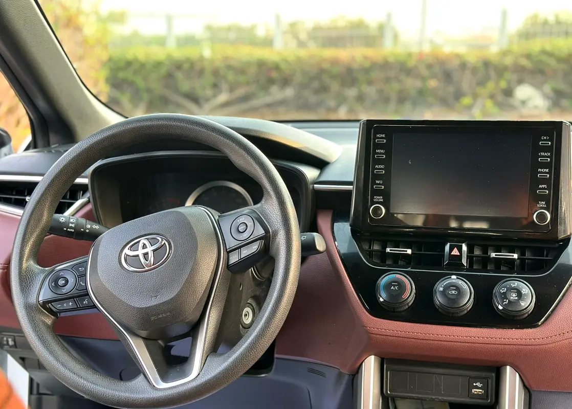 /ar/city-dubai/cate-car-used-car/toyota-corolla-cross-2023-1-8l-xle-hev-hybrid-cvt-fwd-45762496567576576/-13