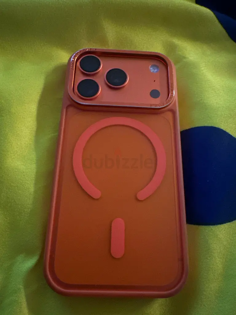 Iphone1765073403091714112
