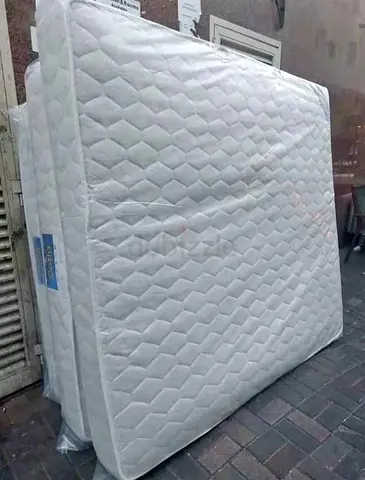 180x200cm King size mattress.  All times delivery available