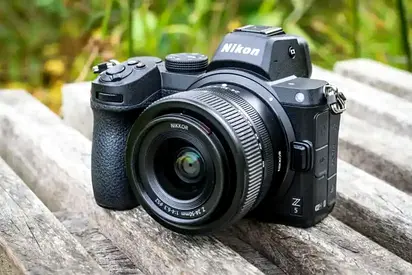 Nikon z5 with 24mm-50mm lense