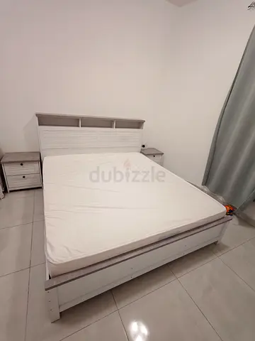 Elegant White Bedroom Set with Modern Design
