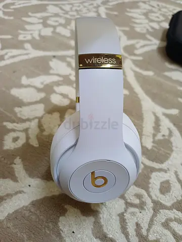 Beats Studio3 Wireless Headphones - Excellent Condition