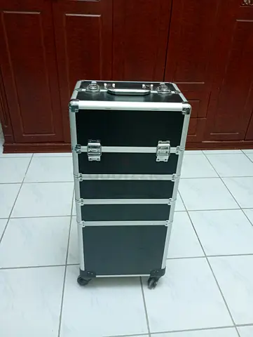 Stylish Black Rolling Makeup Case