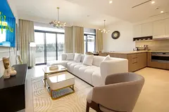 Luxury 3BR + maid's Villa with pool view &amp; steps away from Park