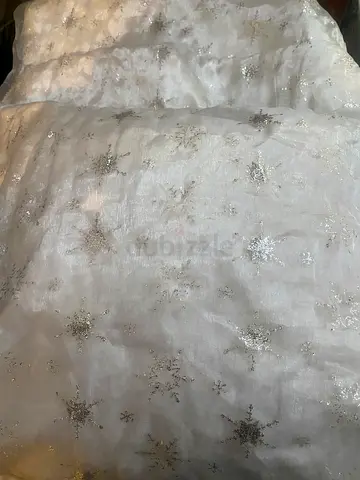 كوشات للصالة لون ابيض وفضي