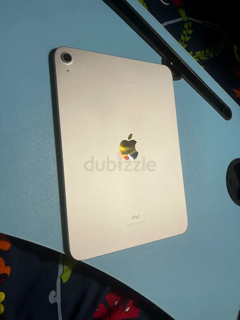 Apple iPad 10th Generation in Great Condition65073391542275111