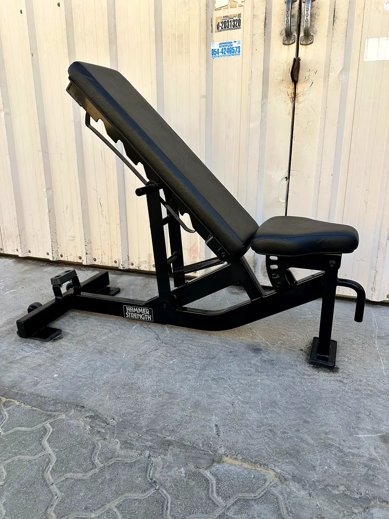 Banco ajustable Hammer Strength en perfecto estado