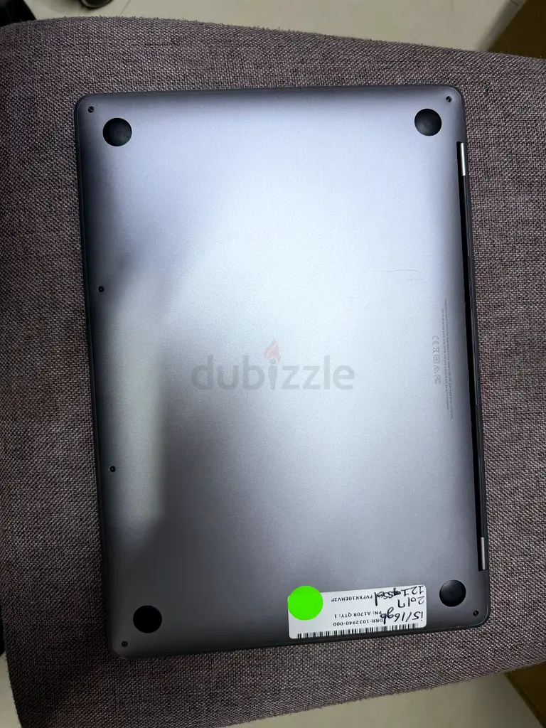 MacBook Pro Keyboard in Excellent Condition65073398568835111