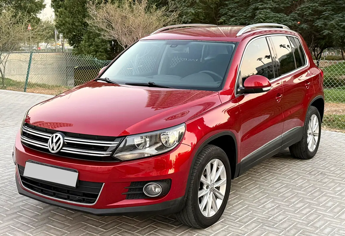 Volkswagen Tiguan 2015 — photo 1 of 15