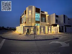 Corner villa with full central air conditioning, 5 bedrooms and a roof terrace. Freehold ownership f