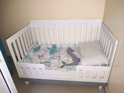 Stylish and Comfortable Baby Crib for Sale