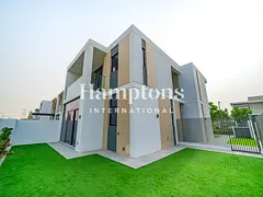 Corner Large Unit | Single Row | Opposite Pool