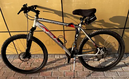 Bargain Fuji High-Quality Mountain Bike Size 19 for Sale