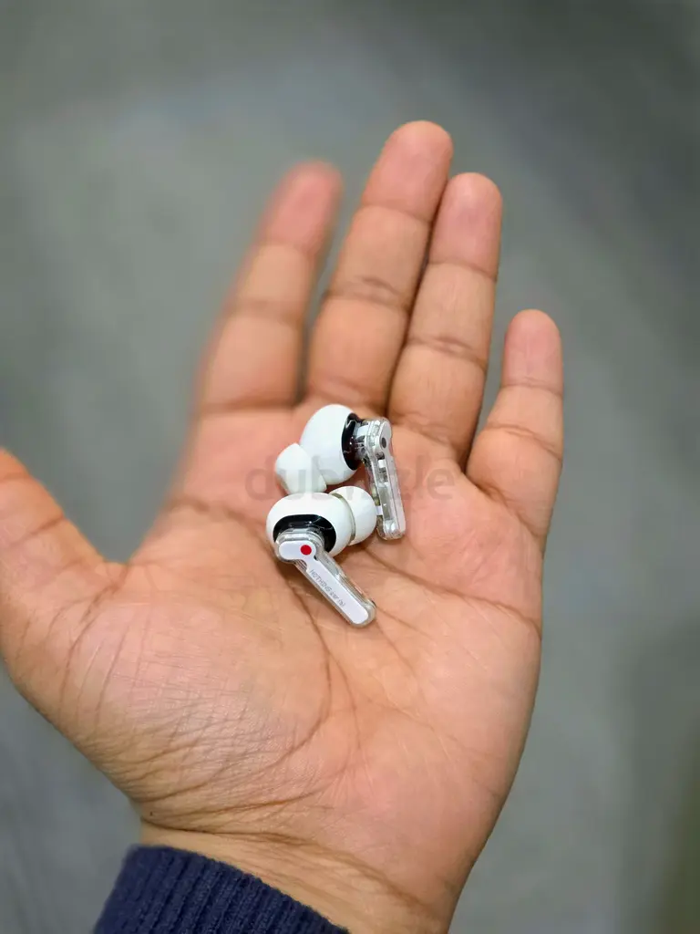 Nothing Ear (a) - Urgent selling65073396801538113