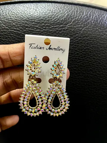 Earrings with Sparkling Stones