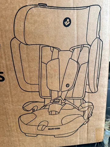 Brand New car seat - Easy to Use and Fold