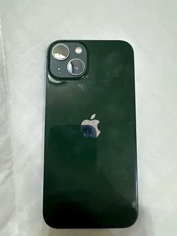 Apple iPhone 13 in Green