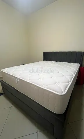 Comfortable luxe Pocketed Queen-Sized Mattress for Sale