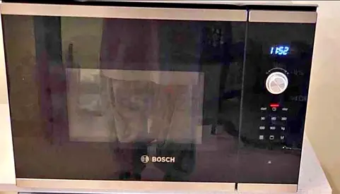Bosch series 6 built-in microwave 20 liter with 800W powerand auto pilot 7 BLS524MSOM