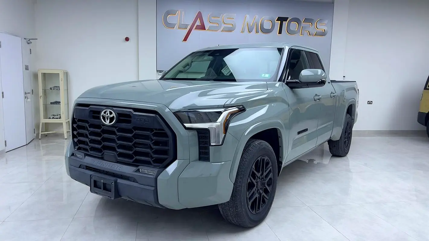 Toyota Tundra 2022 — photo 1 of 13