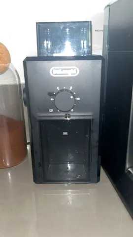 Delonghi Coffee Grinder - Perfect for Freshly Ground Coffee