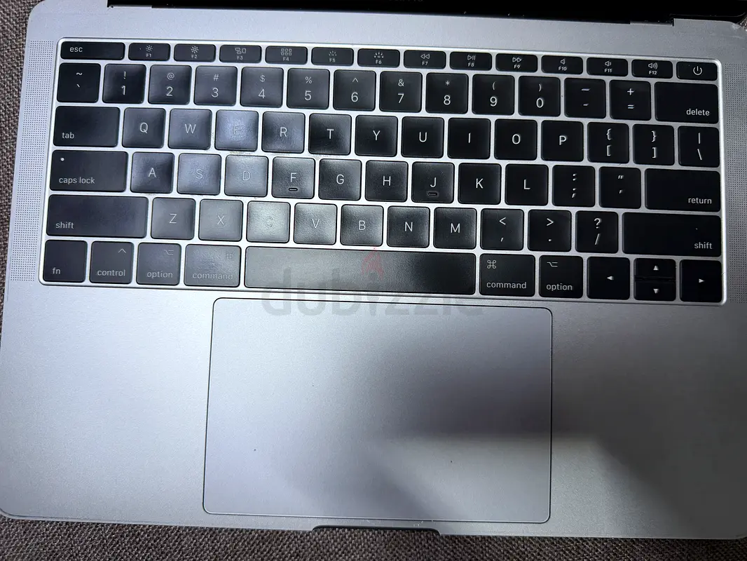 MacBook Pro Keyboard in Excellent Condition65073398568835110