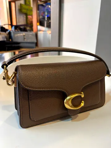 Elegant Womens Handbag in Rich Brown