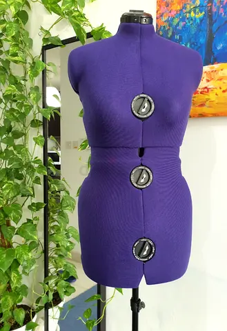 New, unused, adjustable mannequin for multiple sizes