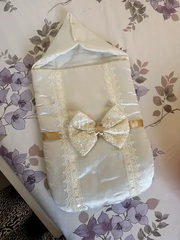 Elegant Baby Sleeping Bag with Bow Design