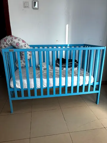 Baby bed / baby cot with mattress for sale
