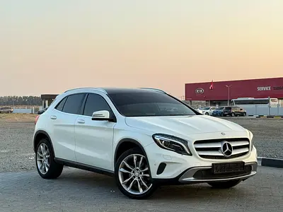 Mercedes GLA 250 full option GCC Oreginal paint excellent condition