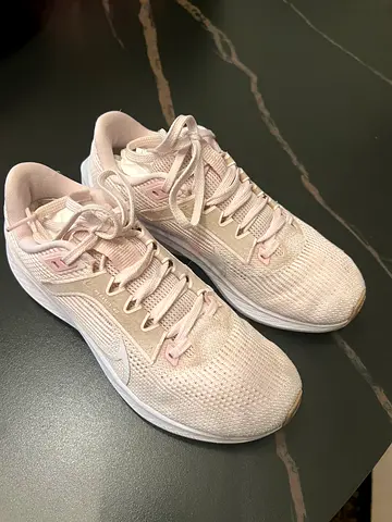 Nike  Womens Road Running Shoes