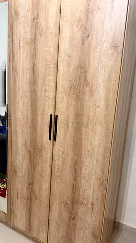 Stylish 6-Door Wardrobe with Mirrors