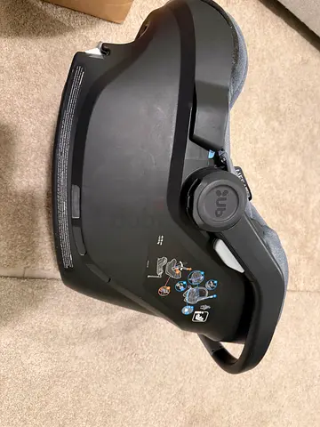 UPPAbaby Mesa I Size Infant Car Seat Slightly used