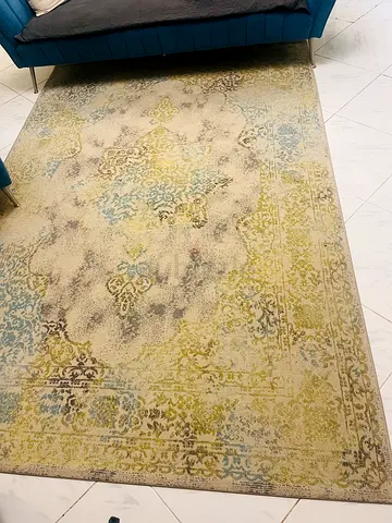 Elegant Vintage Area Rug for Living Space