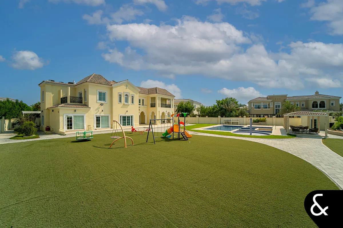 Upgraded | Extended | Huge Plot | Vacant