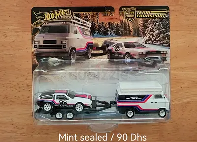 Hot Wheels Team Transports Delorean and van (1/64 diecast)