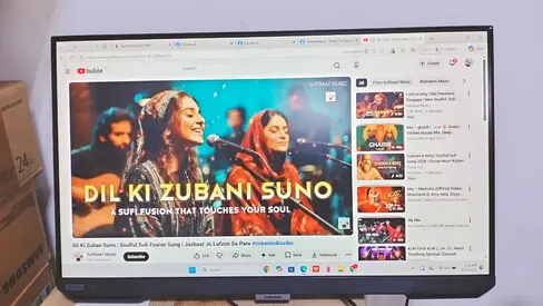 Samsung Odyssey G4 LS27BG400EUXXU 27 Inch 240 Hz 1 ms IPS Full HD Gaming Monitor - 240 Hz