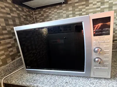 LG Microwave in Great Condition