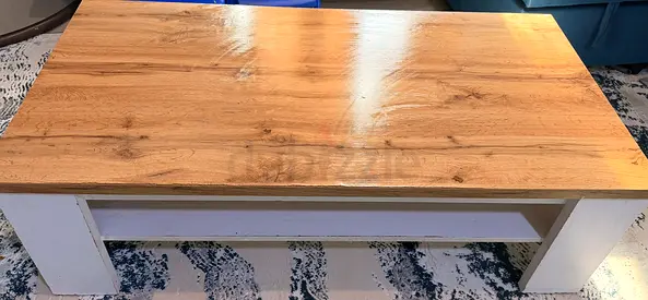 Stylish Coffee Table with Wooden Finish