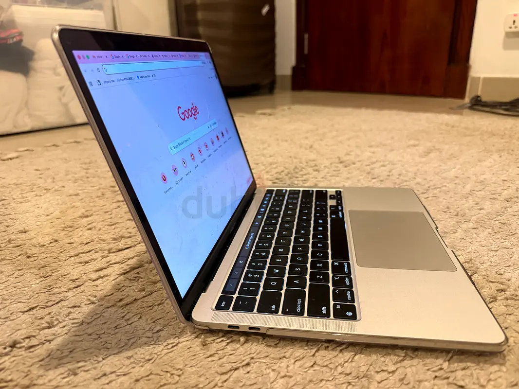 Apple MacBook PRO - Sleek and Powerful Laptop65073410418561113