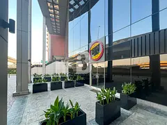 PRIME HOTEL LOBBY LOCATION/ CLOSE TO DOWNTOWN | VACANT