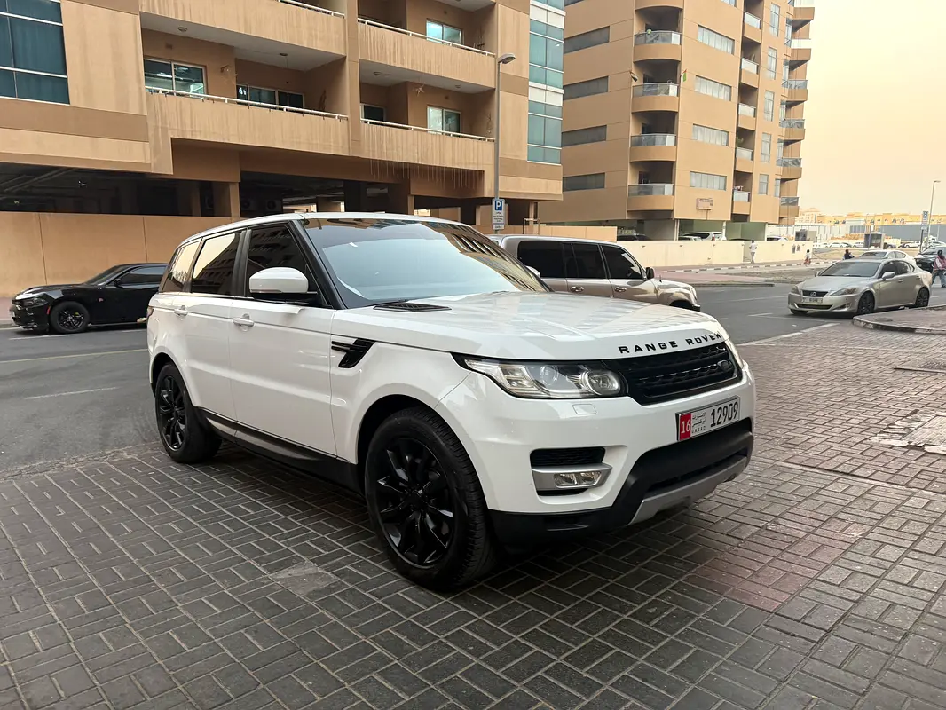Land Rover Range Rover Sport 2016 — photo 1 of 10