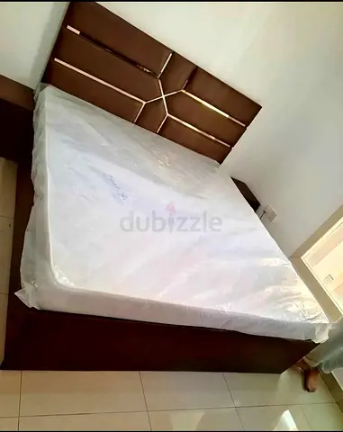 Stylish and Comfortable Bed with Modern Headboard with medical mattress 20 cm thiknes 180/200