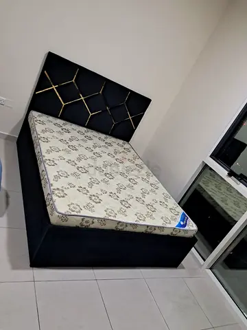 queen size bed with medical matters