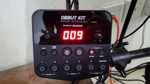 Drum set-Debut kit (Alesis)